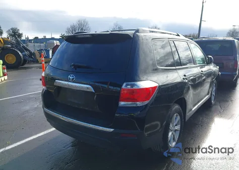 2011 Toyota Highlander Base V6 z USA, uszkodzony, nr VIN 5TDZK3EH9BS044418